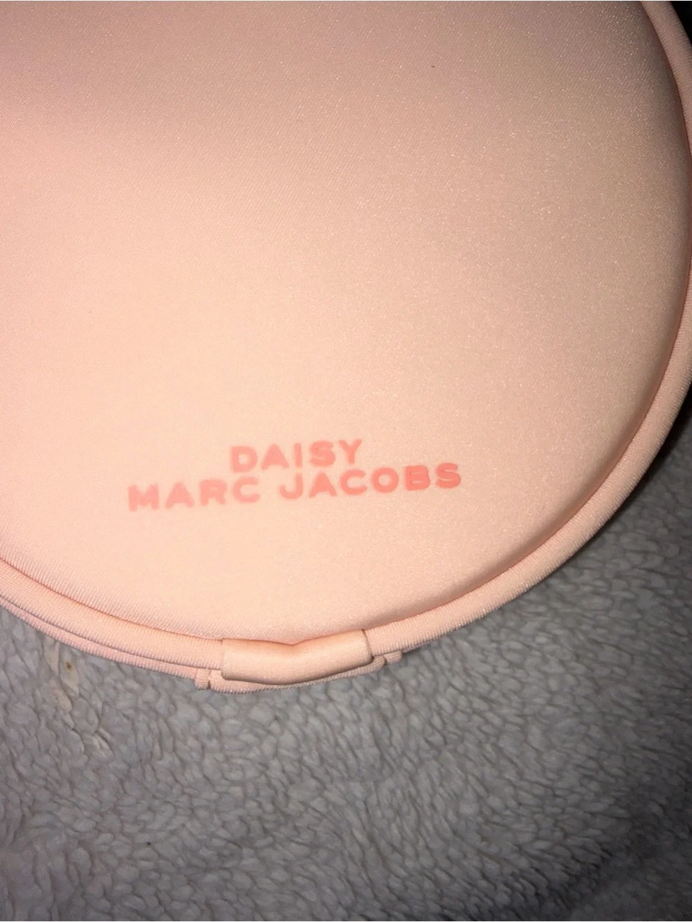 Marc Jacobs Daisy Round Peach Cosmetic Case